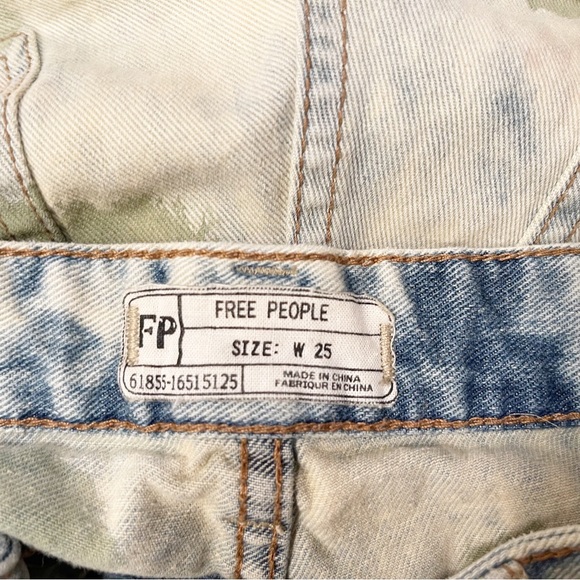 Free People Denim “Castro Was” Fringed Camo Shorts | Size 25 - Picture 4 of 4